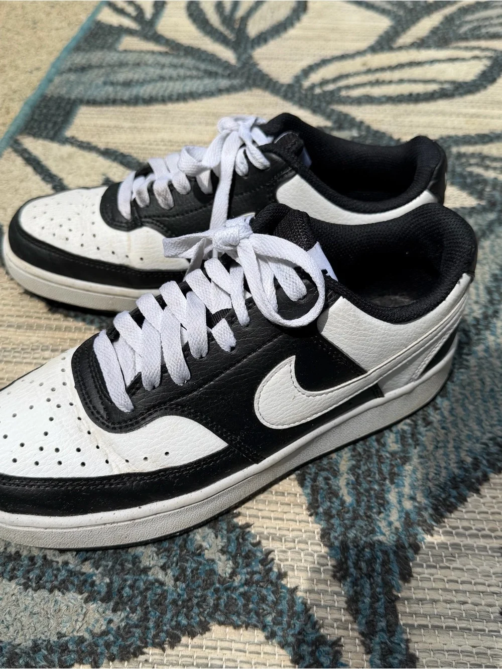 Nike Black and White Low-Top Sneakers with Swoosh